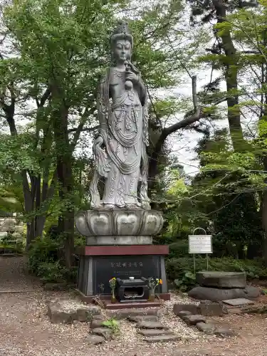 増上寺の{uncategorized: "未分類", other: "その他", undefined: "問題あり", building: "その他建物", grave: "お墓", sacred_gate: "鳥居", guardian: "狛犬", statue: "像", buddha: "仏像", history: "歴史", nature: "自然", garden: "庭園", animal: "動物", pagoda: "塔", temizu: "手水舎", mountain_gate: "山門・神門", sanctuary: "本殿・本堂", subordinate: "末社・摂社", art: "芸術", scenery: "景色", jizo: "地蔵", ema: "絵馬", goshuin: "御朱印", omikuji: "おみくじ", items: "授与品その他", amulet: "お守り", goshuincho: "御朱印帳", eats: "食事", festival: "お祭り", votive_dance: "神楽", shichigosan: "七五三参", wedding: "結婚式", experience: "体験その他", initially: "初詣", around: "周辺", anti_infection: "感染症対策"}