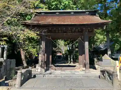 大井俣窪八幡神社の山門・神門