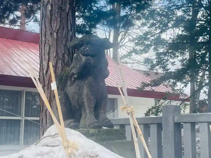 彌彦神社 (伊夜日子神社)の{uncategorized: "未分類", other: "その他", undefined: "問題あり", building: "その他建物", grave: "お墓", sacred_gate: "鳥居", guardian: "狛犬", statue: "像", buddha: "仏像", history: "歴史", nature: "自然", garden: "庭園", animal: "動物", pagoda: "塔", temizu: "手水舎", mountain_gate: "山門・神門", sanctuary: "本殿・本堂", subordinate: "末社・摂社", art: "芸術", scenery: "景色", jizo: "地蔵", ema: "絵馬", goshuin: "御朱印", omikuji: "おみくじ", items: "授与品その他", amulet: "お守り", goshuincho: "御朱印帳", eats: "食事", festival: "お祭り", votive_dance: "神楽", shichigosan: "七五三参", wedding: "結婚式", experience: "体験その他", initially: "初詣", around: "周辺", anti_infection: "感染症対策"}