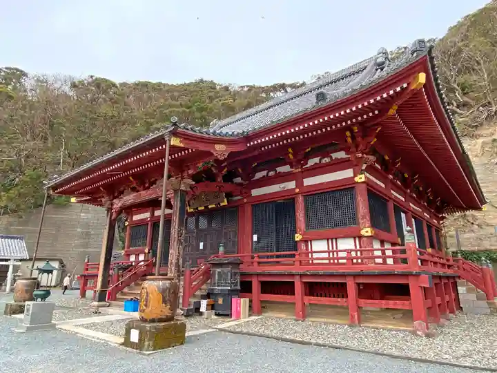 那古寺の本殿・本堂