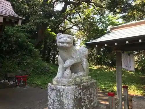 稲荷神社の狛犬