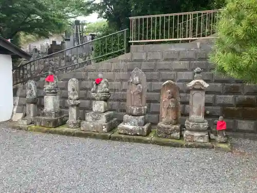 観蔵院の{uncategorized: "未分類", other: "その他", undefined: "問題あり", building: "その他建物", grave: "お墓", sacred_gate: "鳥居", guardian: "狛犬", statue: "像", buddha: "仏像", history: "歴史", nature: "自然", garden: "庭園", animal: "動物", pagoda: "塔", temizu: "手水舎", mountain_gate: "山門・神門", sanctuary: "本殿・本堂", subordinate: "末社・摂社", art: "芸術", scenery: "景色", jizo: "地蔵", ema: "絵馬", goshuin: "御朱印", omikuji: "おみくじ", items: "授与品その他", amulet: "お守り", goshuincho: "御朱印帳", eats: "食事", festival: "お祭り", votive_dance: "神楽", shichigosan: "七五三参", wedding: "結婚式", experience: "体験その他", initially: "初詣", around: "周辺", anti_infection: "感染症対策"}