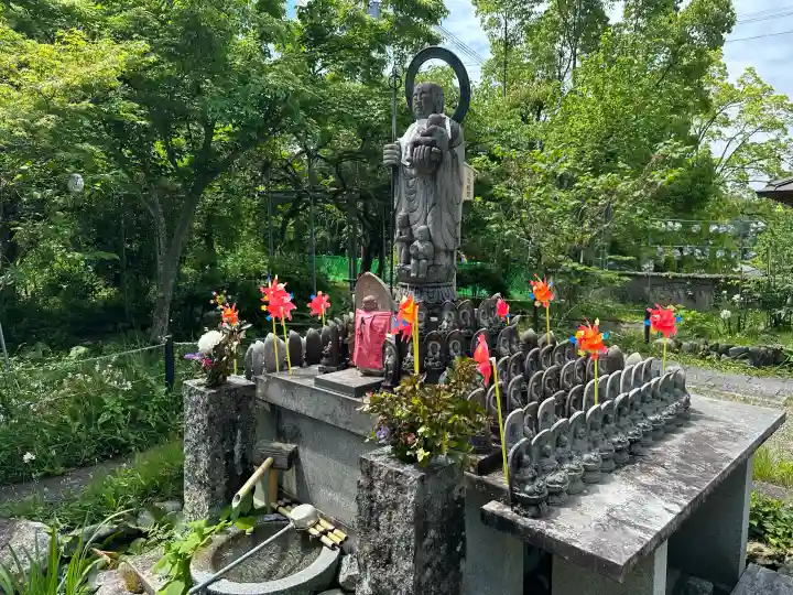 惠心院(恵心院)の{uncategorized: "未分類", other: "その他", undefined: "問題あり", building: "その他建物", grave: "お墓", sacred_gate: "鳥居", guardian: "狛犬", statue: "像", buddha: "仏像", history: "歴史", nature: "自然", garden: "庭園", animal: "動物", pagoda: "塔", temizu: "手水舎", mountain_gate: "山門・神門", sanctuary: "本殿・本堂", subordinate: "末社・摂社", art: "芸術", scenery: "景色", jizo: "地蔵", ema: "絵馬", goshuin: "御朱印", omikuji: "おみくじ", items: "授与品その他", amulet: "お守り", goshuincho: "御朱印帳", eats: "食事", festival: "お祭り", votive_dance: "神楽", shichigosan: "七五三参", wedding: "結婚式", experience: "体験その他", initially: "初詣", around: "周辺", anti_infection: "感染症対策"}