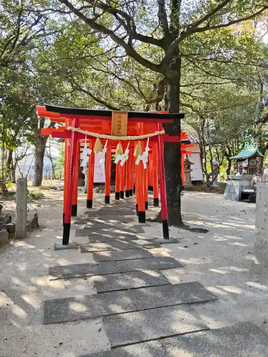 蜂田神社の{uncategorized: "未分類", other: "その他", undefined: "問題あり", building: "その他建物", grave: "お墓", sacred_gate: "鳥居", guardian: "狛犬", statue: "像", buddha: "仏像", history: "歴史", nature: "自然", garden: "庭園", animal: "動物", pagoda: "塔", temizu: "手水舎", mountain_gate: "山門・神門", sanctuary: "本殿・本堂", subordinate: "末社・摂社", art: "芸術", scenery: "景色", jizo: "地蔵", ema: "絵馬", goshuin: "御朱印", omikuji: "おみくじ", items: "授与品その他", amulet: "お守り", goshuincho: "御朱印帳", eats: "食事", festival: "お祭り", votive_dance: "神楽", shichigosan: "七五三参", wedding: "結婚式", experience: "体験その他", initially: "初詣", around: "周辺", anti_infection: "感染症対策"}