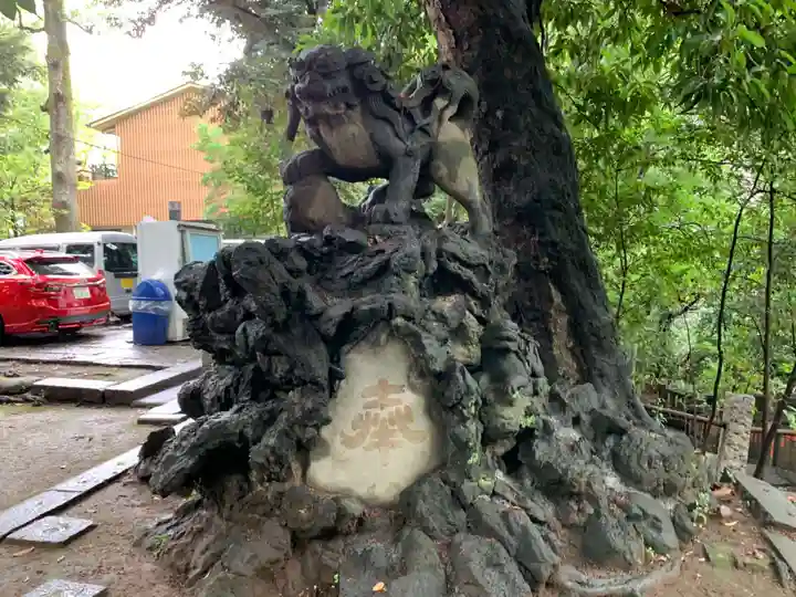 赤坂氷川神社の狛犬