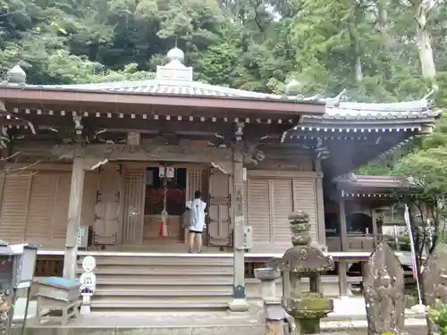 薬王寺の本殿・本堂