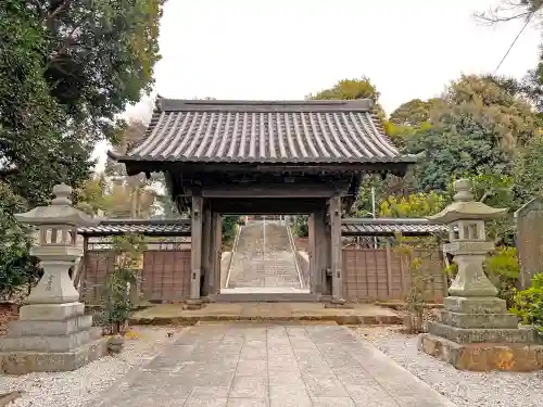 妙立寺の山門