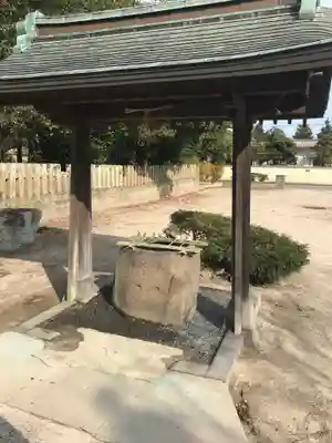 餘子神社の手水舎