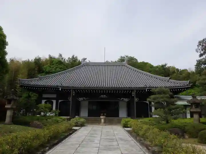 長寿寺の本殿・本堂