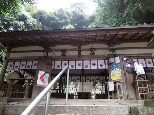 玉列神社の本殿