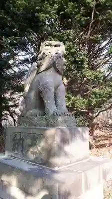 旧信濃神社の狛犬