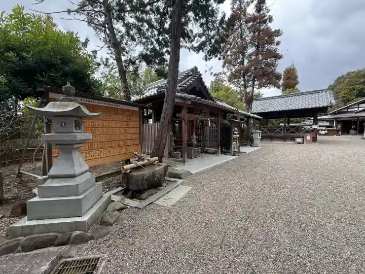 添御縣坐神社の{uncategorized: "未分類", other: "その他", undefined: "問題あり", building: "その他建物", grave: "お墓", sacred_gate: "鳥居", guardian: "狛犬", statue: "像", buddha: "仏像", history: "歴史", nature: "自然", garden: "庭園", animal: "動物", pagoda: "塔", temizu: "手水舎", mountain_gate: "山門・神門", sanctuary: "本殿・本堂", subordinate: "末社・摂社", art: "芸術", scenery: "景色", jizo: "地蔵", ema: "絵馬", goshuin: "御朱印", omikuji: "おみくじ", items: "授与品その他", amulet: "お守り", goshuincho: "御朱印帳", eats: "食事", festival: "お祭り", votive_dance: "神楽", shichigosan: "七五三参", wedding: "結婚式", experience: "体験その他", initially: "初詣", around: "周辺", anti_infection: "感染症対策"}
