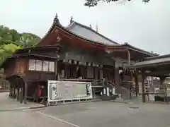 中山寺の本殿