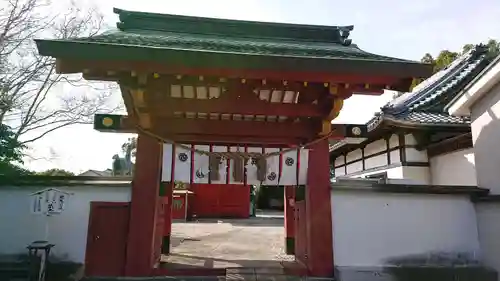 伊賀八幡宮の山門・神門