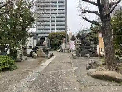 河原町稲荷神社の{uncategorized: "未分類", other: "その他", undefined: "問題あり", building: "その他建物", grave: "お墓", sacred_gate: "鳥居", guardian: "狛犬", statue: "像", buddha: "仏像", history: "歴史", nature: "自然", garden: "庭園", animal: "動物", pagoda: "塔", temizu: "手水舎", mountain_gate: "山門・神門", sanctuary: "本殿・本堂", subordinate: "末社・摂社", art: "芸術", scenery: "景色", jizo: "地蔵", ema: "絵馬", goshuin: "御朱印", omikuji: "おみくじ", items: "授与品その他", amulet: "お守り", goshuincho: "御朱印帳", eats: "食事", festival: "お祭り", votive_dance: "神楽", shichigosan: "七五三参", wedding: "結婚式", experience: "体験その他", initially: "初詣", around: "周辺", anti_infection: "感染症対策"}