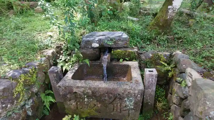 月読神社(松尾大社摂社)の手水舎