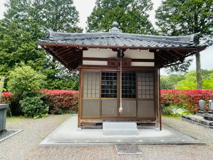 善福寺の{uncategorized: "未分類", other: "その他", undefined: "問題あり", building: "その他建物", grave: "お墓", sacred_gate: "鳥居", guardian: "狛犬", statue: "像", buddha: "仏像", history: "歴史", nature: "自然", garden: "庭園", animal: "動物", pagoda: "塔", temizu: "手水舎", mountain_gate: "山門・神門", sanctuary: "本殿・本堂", subordinate: "末社・摂社", art: "芸術", scenery: "景色", jizo: "地蔵", ema: "絵馬", goshuin: "御朱印", omikuji: "おみくじ", items: "授与品その他", amulet: "お守り", goshuincho: "御朱印帳", eats: "食事", festival: "お祭り", votive_dance: "神楽", shichigosan: "七五三参", wedding: "結婚式", experience: "体験その他", initially: "初詣", around: "周辺", anti_infection: "感染症対策"}