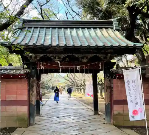 上野東照宮の山門