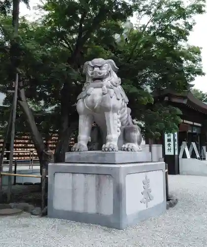 寒川神社の狛犬