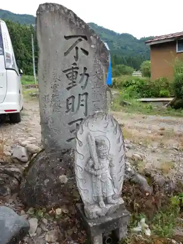 穴地十二大明神のその他建物