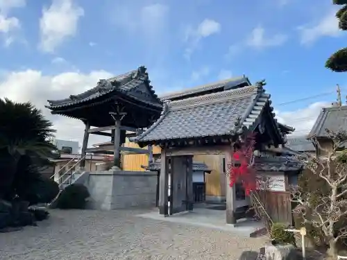 真福寺の{uncategorized: "未分類", other: "その他", undefined: "問題あり", building: "その他建物", grave: "お墓", sacred_gate: "鳥居", guardian: "狛犬", statue: "像", buddha: "仏像", history: "歴史", nature: "自然", garden: "庭園", animal: "動物", pagoda: "塔", temizu: "手水舎", mountain_gate: "山門・神門", sanctuary: "本殿・本堂", subordinate: "末社・摂社", art: "芸術", scenery: "景色", jizo: "地蔵", ema: "絵馬", goshuin: "御朱印", omikuji: "おみくじ", items: "授与品その他", amulet: "お守り", goshuincho: "御朱印帳", eats: "食事", festival: "お祭り", votive_dance: "神楽", shichigosan: "七五三参", wedding: "結婚式", experience: "体験その他", initially: "初詣", around: "周辺", anti_infection: "感染症対策"}
