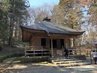中尊寺 経蔵の{uncategorized: "未分類", other: "その他", undefined: "問題あり", building: "その他建物", grave: "お墓", sacred_gate: "鳥居", guardian: "狛犬", statue: "像", buddha: "仏像", history: "歴史", nature: "自然", garden: "庭園", animal: "動物", pagoda: "塔", temizu: "手水舎", mountain_gate: "山門・神門", sanctuary: "本殿・本堂", subordinate: "末社・摂社", art: "芸術", scenery: "景色", jizo: "地蔵", ema: "絵馬", goshuin: "御朱印", omikuji: "おみくじ", items: "授与品その他", amulet: "お守り", goshuincho: "御朱印帳", eats: "食事", festival: "お祭り", votive_dance: "神楽", shichigosan: "七五三参", wedding: "結婚式", experience: "体験その他", initially: "初詣", around: "周辺", anti_infection: "感染症対策"}