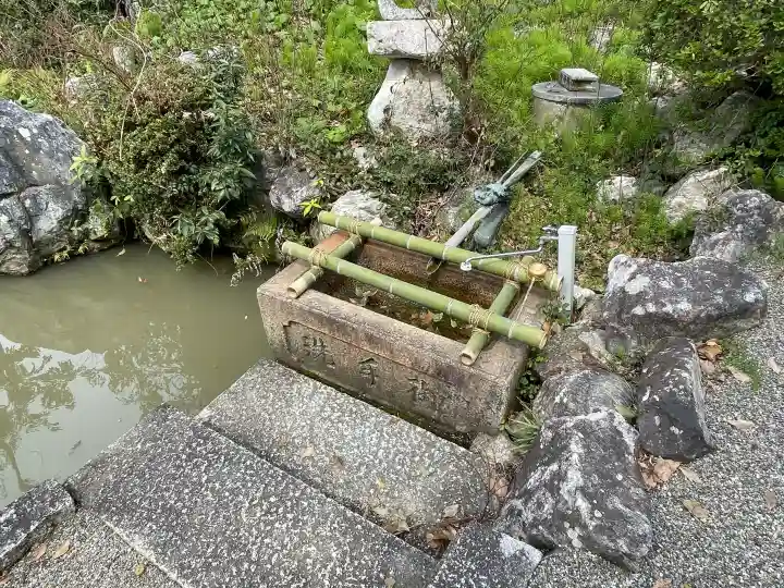 甘呂神社の{uncategorized: "未分類", other: "その他", undefined: "問題あり", building: "その他建物", grave: "お墓", sacred_gate: "鳥居", guardian: "狛犬", statue: "像", buddha: "仏像", history: "歴史", nature: "自然", garden: "庭園", animal: "動物", pagoda: "塔", temizu: "手水舎", mountain_gate: "山門・神門", sanctuary: "本殿・本堂", subordinate: "末社・摂社", art: "芸術", scenery: "景色", jizo: "地蔵", ema: "絵馬", goshuin: "御朱印", omikuji: "おみくじ", items: "授与品その他", amulet: "お守り", goshuincho: "御朱印帳", eats: "食事", festival: "お祭り", votive_dance: "神楽", shichigosan: "七五三参", wedding: "結婚式", experience: "体験その他", initially: "初詣", around: "周辺", anti_infection: "感染症対策"}