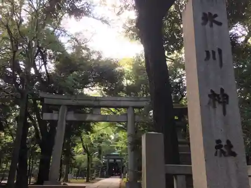 赤坂氷川神社の鳥居