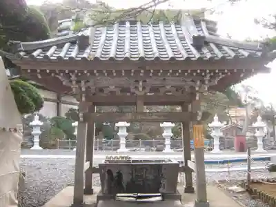 誕生寺の手水舎