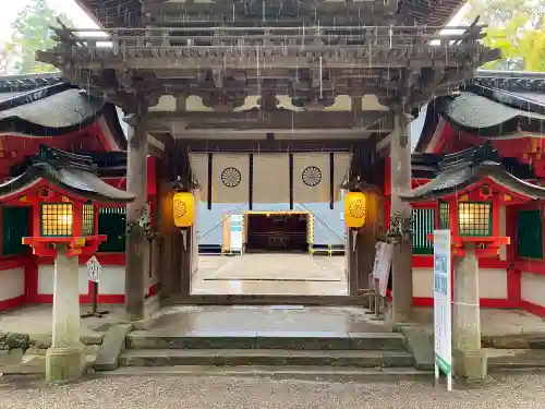 石上神宮の山門・神門