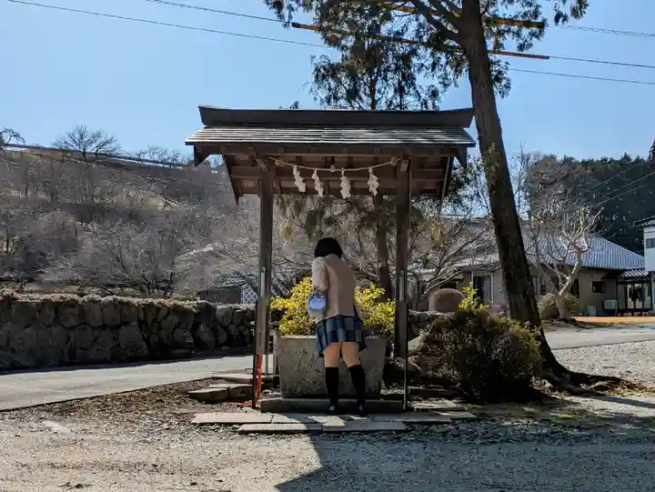 日方磐神社の手水舎