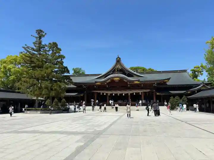 寒川神社の{uncategorized: "未分類", other: "その他", undefined: "問題あり", building: "その他建物", grave: "お墓", sacred_gate: "鳥居", guardian: "狛犬", statue: "像", buddha: "仏像", history: "歴史", nature: "自然", garden: "庭園", animal: "動物", pagoda: "塔", temizu: "手水舎", mountain_gate: "山門・神門", sanctuary: "本殿・本堂", subordinate: "末社・摂社", art: "芸術", scenery: "景色", jizo: "地蔵", ema: "絵馬", goshuin: "御朱印", omikuji: "おみくじ", items: "授与品その他", amulet: "お守り", goshuincho: "御朱印帳", eats: "食事", festival: "お祭り", votive_dance: "神楽", shichigosan: "七五三参", wedding: "結婚式", experience: "体験その他", initially: "初詣", around: "周辺", anti_infection: "感染症対策"}