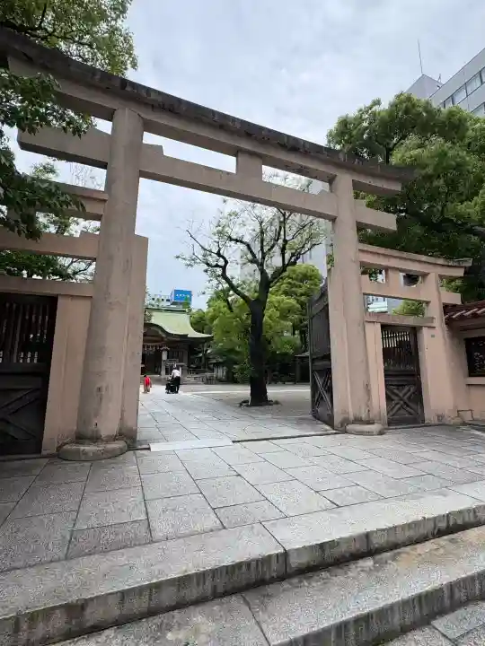 坐摩神社の{uncategorized: "未分類", other: "その他", undefined: "問題あり", building: "その他建物", grave: "お墓", sacred_gate: "鳥居", guardian: "狛犬", statue: "像", buddha: "仏像", history: "歴史", nature: "自然", garden: "庭園", animal: "動物", pagoda: "塔", temizu: "手水舎", mountain_gate: "山門・神門", sanctuary: "本殿・本堂", subordinate: "末社・摂社", art: "芸術", scenery: "景色", jizo: "地蔵", ema: "絵馬", goshuin: "御朱印", omikuji: "おみくじ", items: "授与品その他", amulet: "お守り", goshuincho: "御朱印帳", eats: "食事", festival: "お祭り", votive_dance: "神楽", shichigosan: "七五三参", wedding: "結婚式", experience: "体験その他", initially: "初詣", around: "周辺", anti_infection: "感染症対策"}