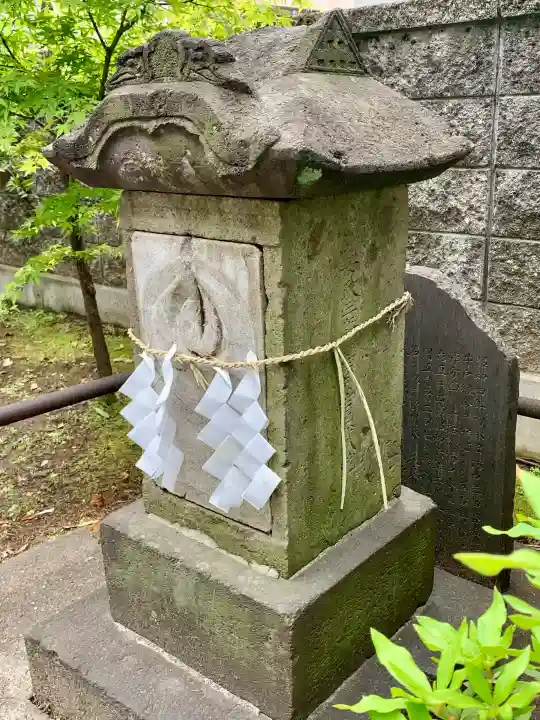 溝口神社の{uncategorized: "未分類", other: "その他", undefined: "問題あり", building: "その他建物", grave: "お墓", sacred_gate: "鳥居", guardian: "狛犬", statue: "像", buddha: "仏像", history: "歴史", nature: "自然", garden: "庭園", animal: "動物", pagoda: "塔", temizu: "手水舎", mountain_gate: "山門・神門", sanctuary: "本殿・本堂", subordinate: "末社・摂社", art: "芸術", scenery: "景色", jizo: "地蔵", ema: "絵馬", goshuin: "御朱印", omikuji: "おみくじ", items: "授与品その他", amulet: "お守り", goshuincho: "御朱印帳", eats: "食事", festival: "お祭り", votive_dance: "神楽", shichigosan: "七五三参", wedding: "結婚式", experience: "体験その他", initially: "初詣", around: "周辺", anti_infection: "感染症対策"}