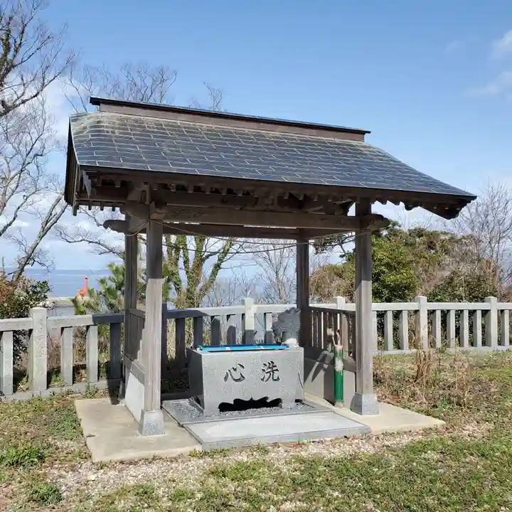 鰀目嶽神社の手水舎