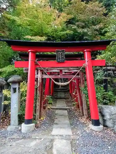 栗川稲荷神社の鳥居