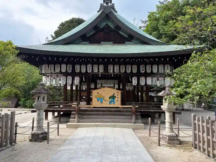 白峯神宮の{uncategorized: "未分類", other: "その他", undefined: "問題あり", building: "その他建物", grave: "お墓", sacred_gate: "鳥居", guardian: "狛犬", statue: "像", buddha: "仏像", history: "歴史", nature: "自然", garden: "庭園", animal: "動物", pagoda: "塔", temizu: "手水舎", mountain_gate: "山門・神門", sanctuary: "本殿・本堂", subordinate: "末社・摂社", art: "芸術", scenery: "景色", jizo: "地蔵", ema: "絵馬", goshuin: "御朱印", omikuji: "おみくじ", items: "授与品その他", amulet: "お守り", goshuincho: "御朱印帳", eats: "食事", festival: "お祭り", votive_dance: "神楽", shichigosan: "七五三参", wedding: "結婚式", experience: "体験その他", initially: "初詣", around: "周辺", anti_infection: "感染症対策"}