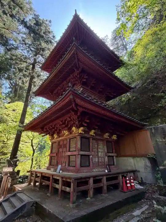 榛名神社の{uncategorized: "未分類", other: "その他", undefined: "問題あり", building: "その他建物", grave: "お墓", sacred_gate: "鳥居", guardian: "狛犬", statue: "像", buddha: "仏像", history: "歴史", nature: "自然", garden: "庭園", animal: "動物", pagoda: "塔", temizu: "手水舎", mountain_gate: "山門・神門", sanctuary: "本殿・本堂", subordinate: "末社・摂社", art: "芸術", scenery: "景色", jizo: "地蔵", ema: "絵馬", goshuin: "御朱印", omikuji: "おみくじ", items: "授与品その他", amulet: "お守り", goshuincho: "御朱印帳", eats: "食事", festival: "お祭り", votive_dance: "神楽", shichigosan: "七五三参", wedding: "結婚式", experience: "体験その他", initially: "初詣", around: "周辺", anti_infection: "感染症対策"}