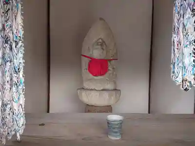 祠（地蔵）の仏像