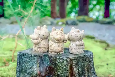 尻岸内八幡神社の像