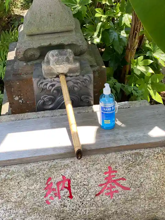 横浜御嶽神社の手水舎