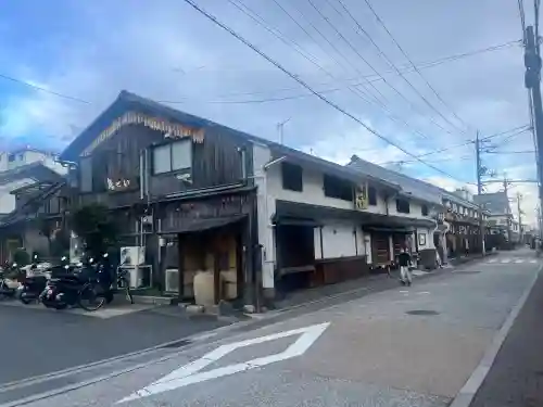 伏見別院（真宗大谷派）の{uncategorized: "未分類", other: "その他", undefined: "問題あり", building: "その他建物", grave: "お墓", sacred_gate: "鳥居", guardian: "狛犬", statue: "像", buddha: "仏像", history: "歴史", nature: "自然", garden: "庭園", animal: "動物", pagoda: "塔", temizu: "手水舎", mountain_gate: "山門・神門", sanctuary: "本殿・本堂", subordinate: "末社・摂社", art: "芸術", scenery: "景色", jizo: "地蔵", ema: "絵馬", goshuin: "御朱印", omikuji: "おみくじ", items: "授与品その他", amulet: "お守り", goshuincho: "御朱印帳", eats: "食事", festival: "お祭り", votive_dance: "神楽", shichigosan: "七五三参", wedding: "結婚式", experience: "体験その他", initially: "初詣", around: "周辺", anti_infection: "感染症対策"}