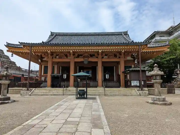 壬生寺の本殿・本堂