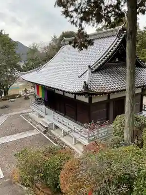 護国之寺の本殿・本堂