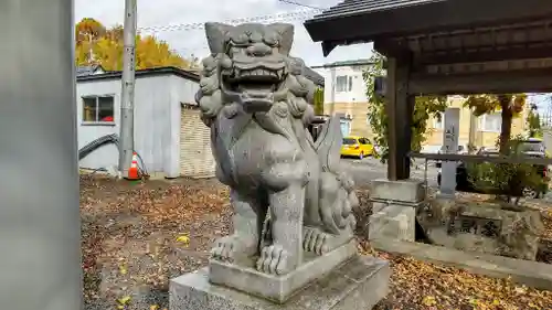 西御料地神社の狛犬