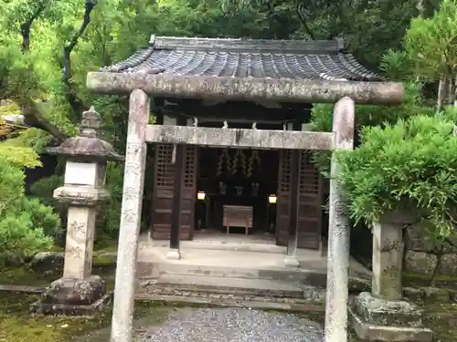 新屋坐天照御魂神社の末社・摂社