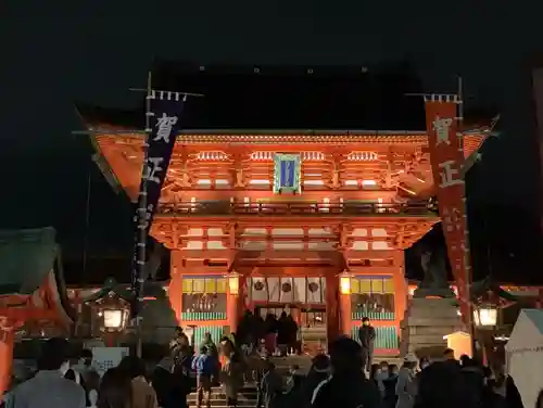 伏見稲荷大社の山門・神門