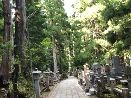 高野山金剛峯寺奥の院(和歌山県)
