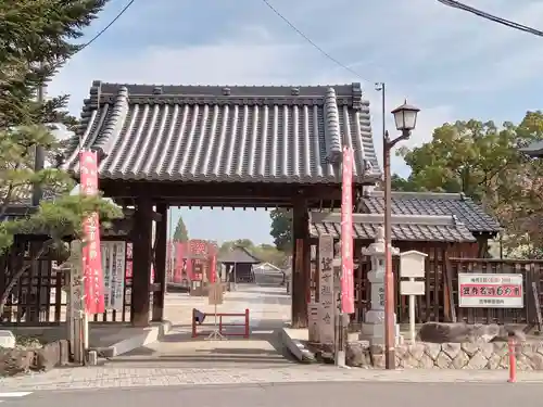 笠覆寺 (笠寺観音)の山門