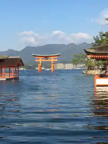 厳島神社の鳥居